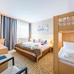 アクアパレス プラハ ホテル 4*