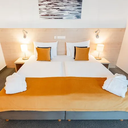 Hotel Aquapalace Prague 4*